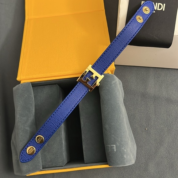 BRAND NEW FENDI BRACCIALE REVERSIBILE VIT.ELITE BICOLORE SMALL - Picture 2 of 7